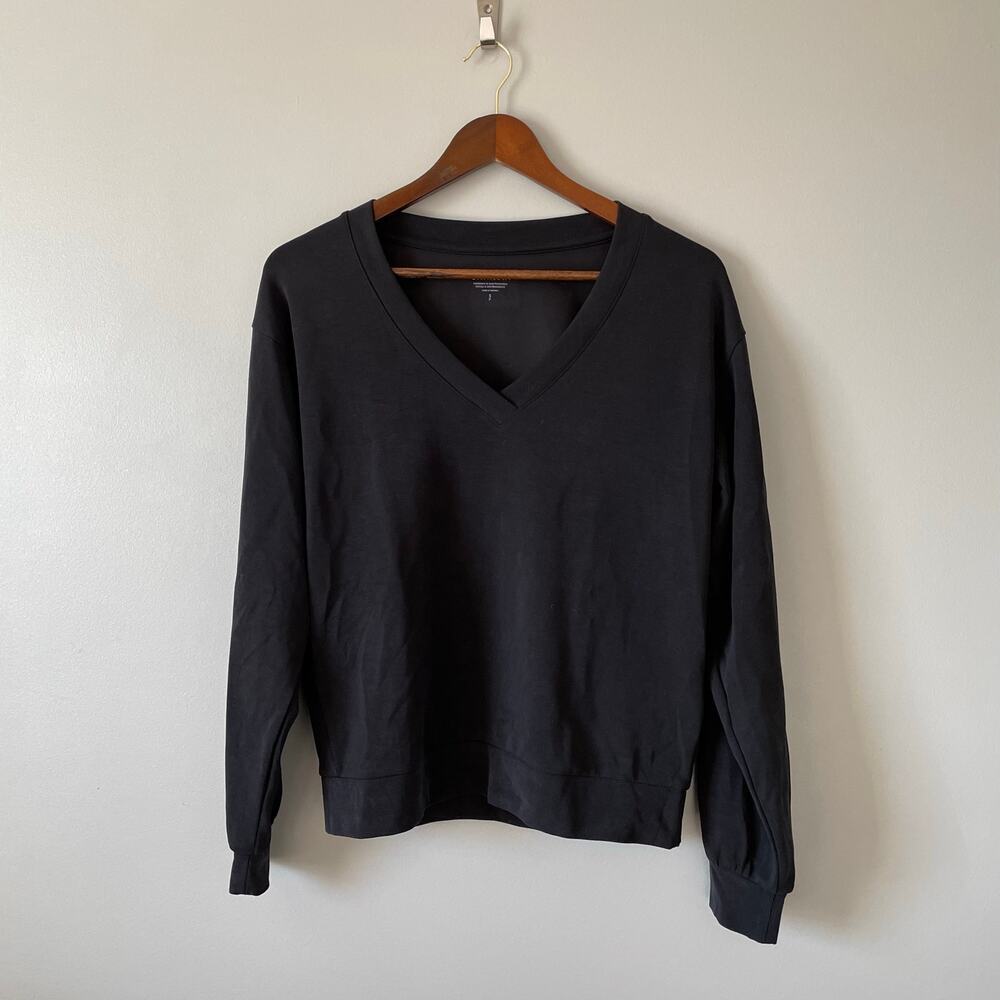 Athleta Willow V-Neck Sweatshirt Black size Small athleisure Seasoft